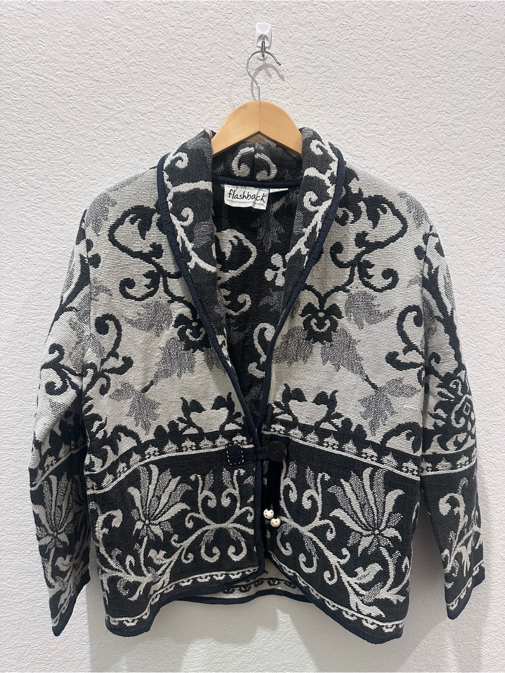 Vintage Flashback Black White Damask Tapestry Cotton‎ Cardigan Jacket Shawl M